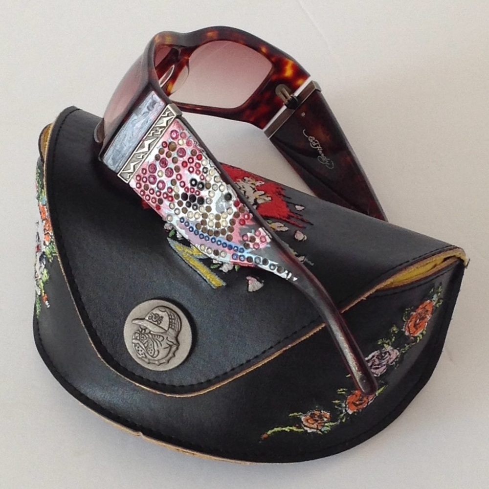 🍃🌺 Ed Hardy - Vintage Sunglasses & Leather Case